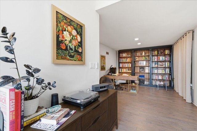 1716 Apple Blossom Drive, Munster, IN 46321