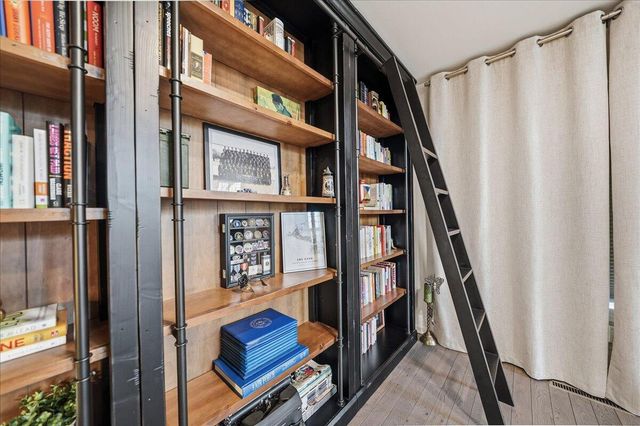 1716 Apple Blossom Drive, Munster, IN 46321