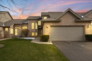 1716 Apple Blossom Drive, Munster, IN 46321