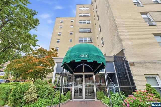 6010 JFK Blvd E 37, West New York, NJ 07093