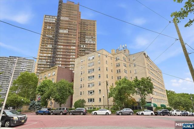 6010 JFK Blvd E 37, West New York, NJ 07093