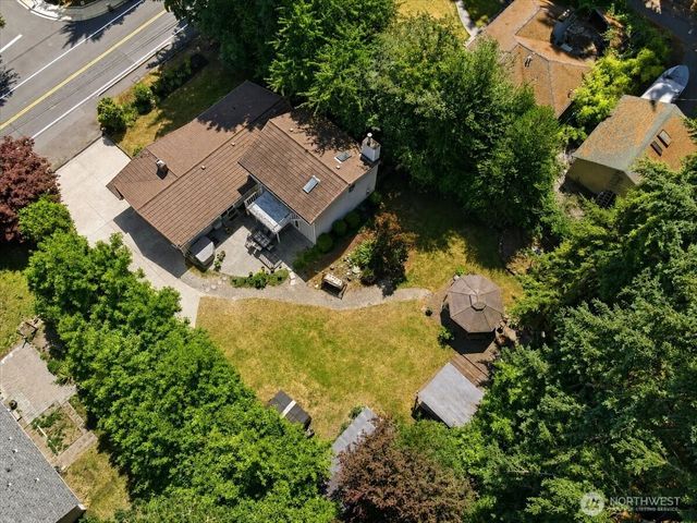 15621 84th Avenue NE, Kenmore, WA 98028
