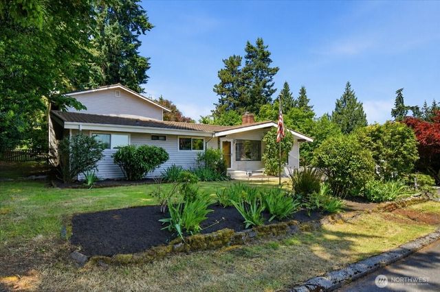 15621 84th Avenue NE, Kenmore, WA 98028