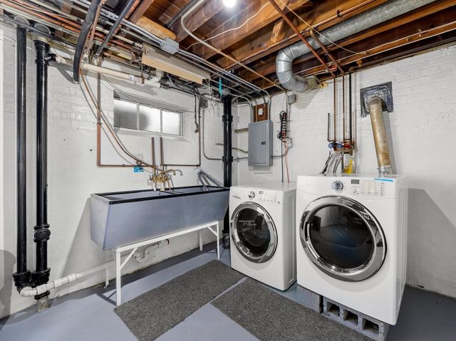 2959 N Neenah Avenue, Chicago, IL 60634