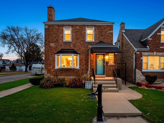 2959 N Neenah Avenue, Chicago, IL 60634