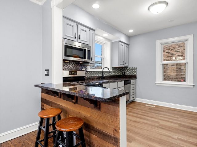 2959 N Neenah Avenue, Chicago, IL 60634