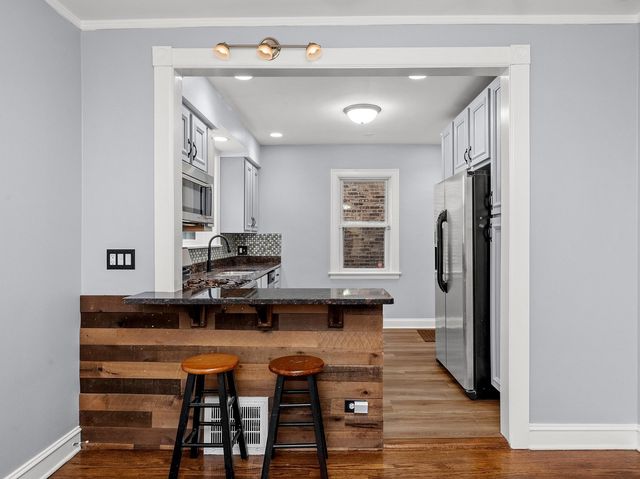 2959 N Neenah Avenue, Chicago, IL 60634