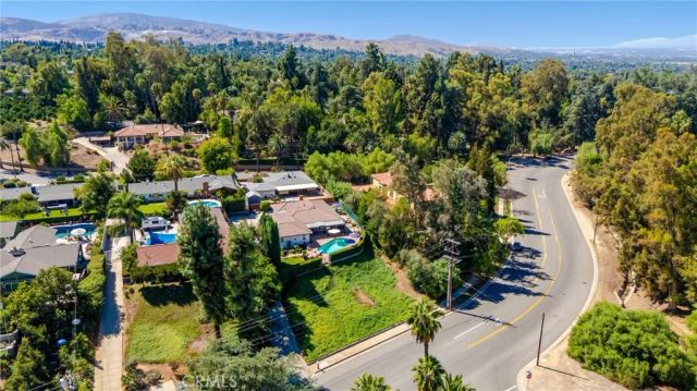 1306 Garden, Redlands, CA 92373