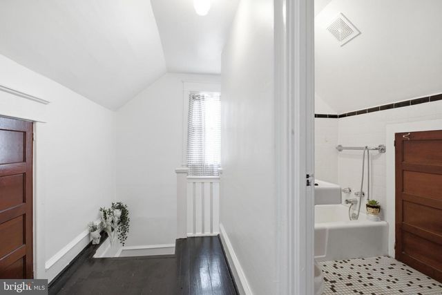 236 MILMONT AVE, Folsom, PA 19033