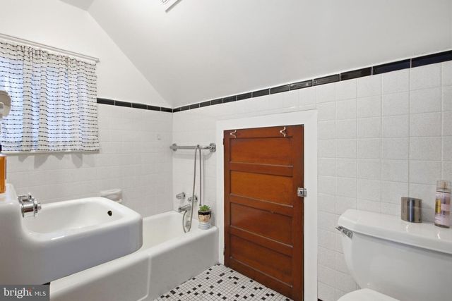 236 MILMONT AVE, Folsom, PA 19033