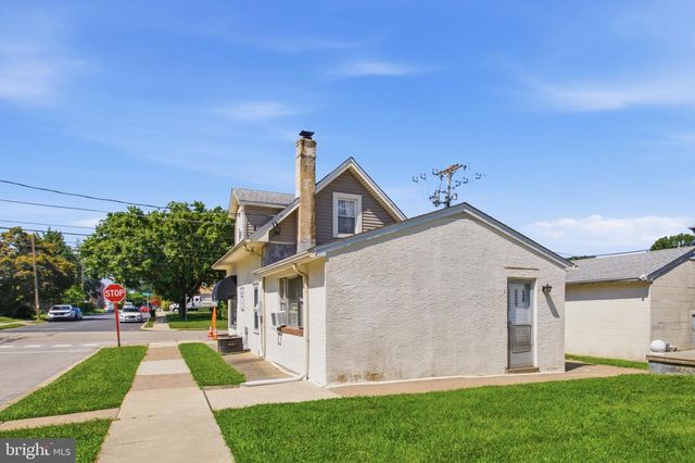 236 MILMONT AVE, Folsom, PA 19033