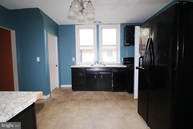 329 MANTUA AVE, Paulsboro, NJ 08066