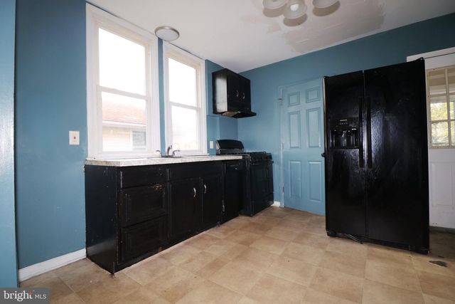 329 MANTUA AVE, Paulsboro, NJ 08066