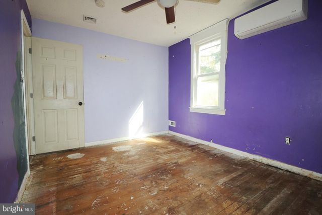 329 MANTUA AVE, Paulsboro, NJ 08066