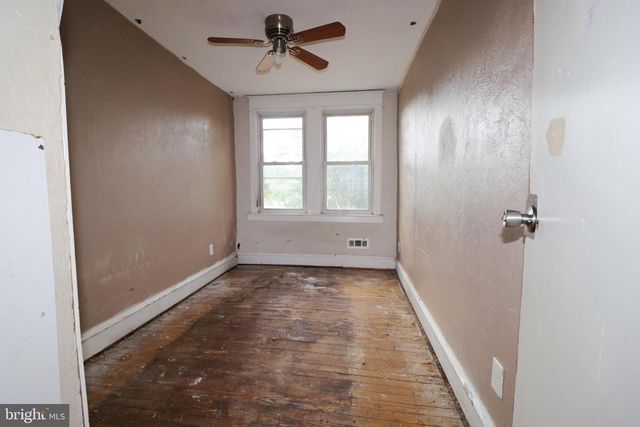 329 MANTUA AVE, Paulsboro, NJ 08066