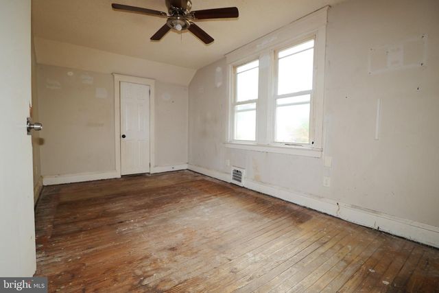 329 MANTUA AVE, Paulsboro, NJ 08066
