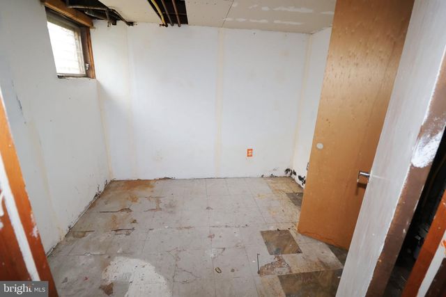 329 MANTUA AVE, Paulsboro, NJ 08066
