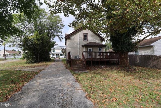 329 MANTUA AVE, Paulsboro, NJ 08066