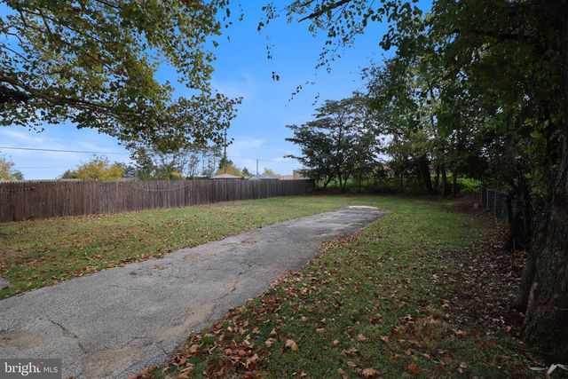329 MANTUA AVE, Paulsboro, NJ 08066