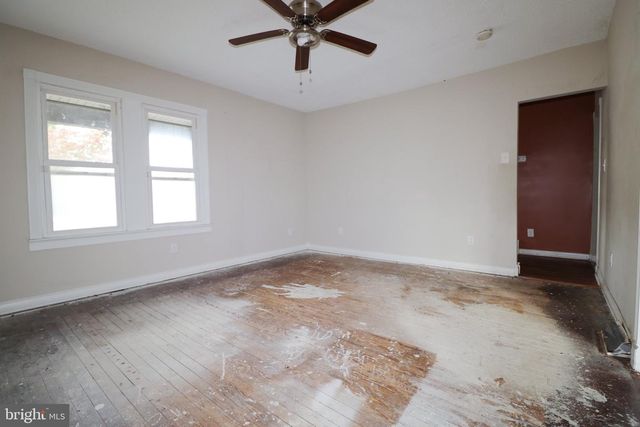 329 MANTUA AVE, Paulsboro, NJ 08066