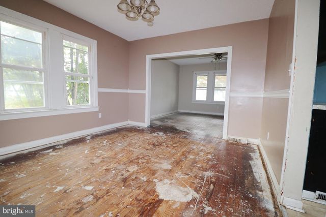 329 MANTUA AVE, Paulsboro, NJ 08066