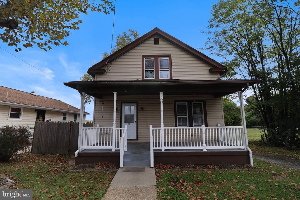 329 MANTUA AVE, PAULSBORO, NJ 08066 — exterior