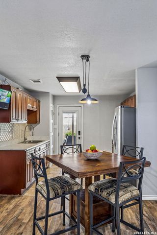 8722 Dale Vly, San Antonio, TX 78227