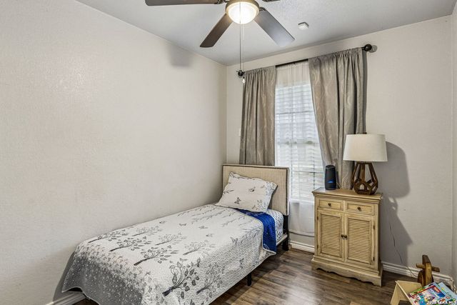 8722 Dale Vly, San Antonio, TX 78227