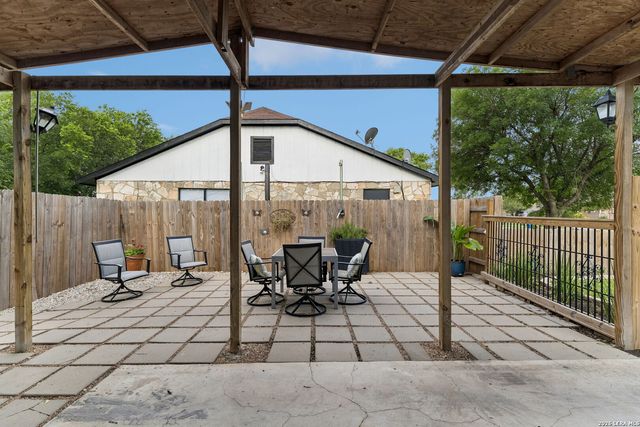 8722 Dale Vly, San Antonio, TX 78227