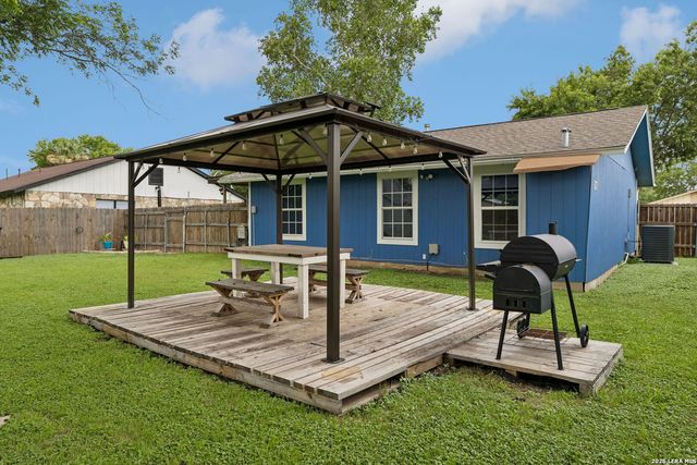 8722 Dale Vly, San Antonio, TX 78227