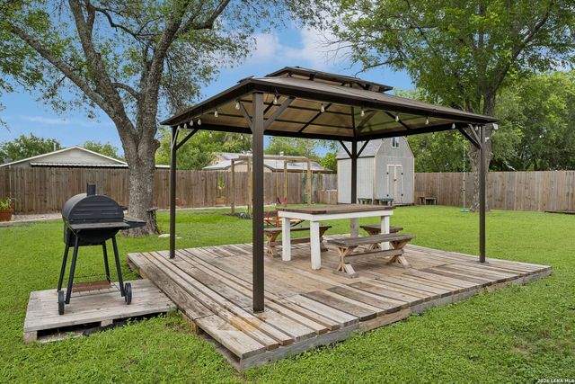 8722 Dale Vly, San Antonio, TX 78227