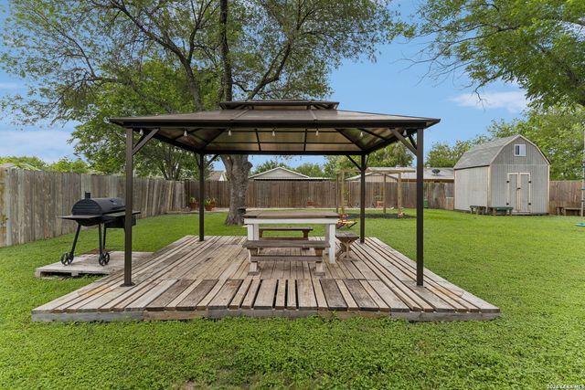 8722 Dale Vly, San Antonio, TX 78227