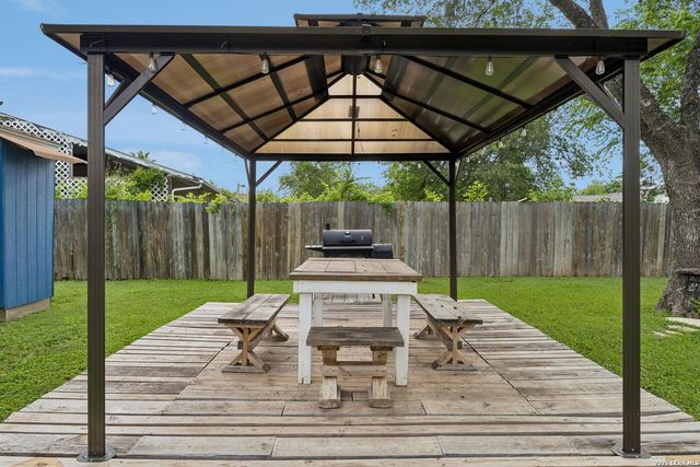 8722 Dale Vly, San Antonio, TX 78227