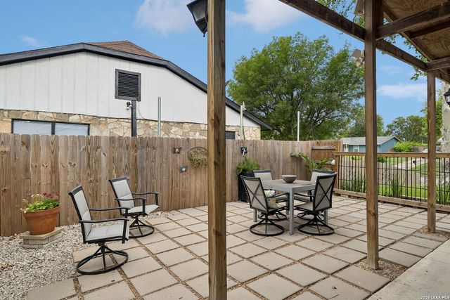 8722 Dale Vly, San Antonio, TX 78227