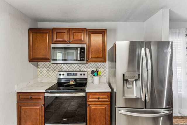 8722 Dale Vly, San Antonio, TX 78227