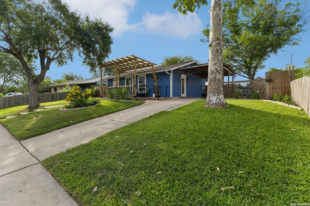 8722 Dale Vly, San Antonio, TX 78227
