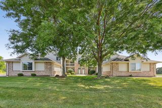 4740 W Maple Leaf CIRCLE, Greenfield, WI 53220