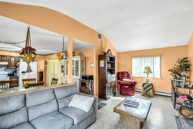 7 Hastings Drive, Ridge, NY 11961