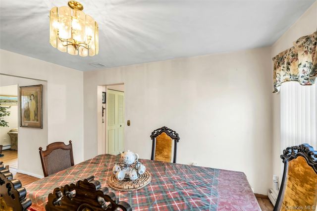 7 Hastings Drive, Ridge, NY 11961