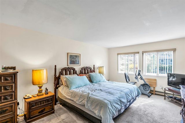 7 Hastings Drive, Ridge, NY 11961