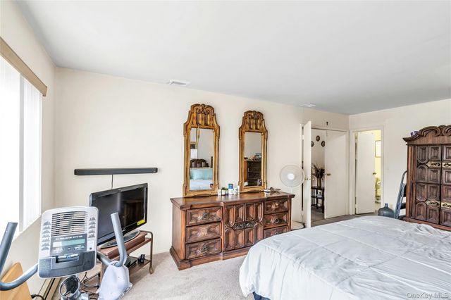 7 Hastings Drive, Ridge, NY 11961