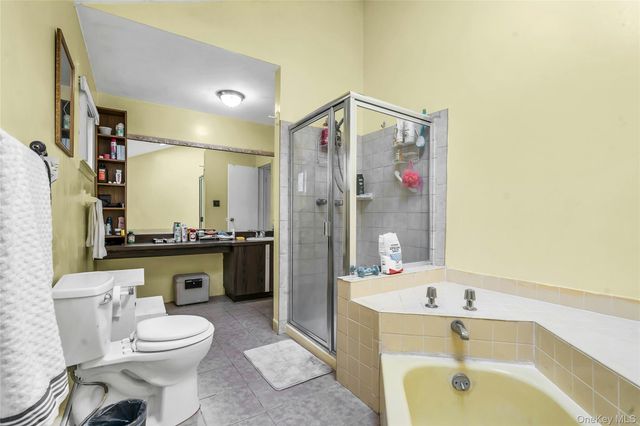 7 Hastings Drive, Ridge, NY 11961