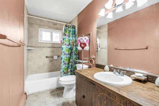 7 Hastings Drive, Ridge, NY 11961