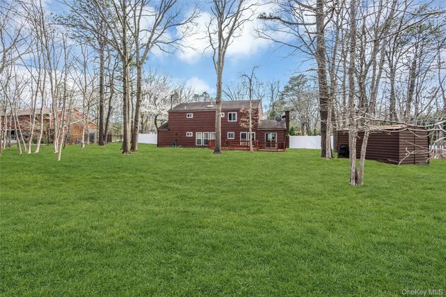 7 Hastings Drive, Ridge, NY 11961