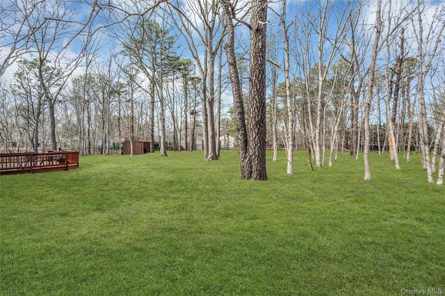 7 Hastings Drive, Ridge, NY 11961