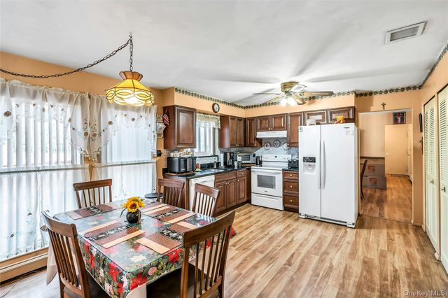 7 Hastings Drive, Ridge, NY 11961