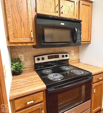 1383 Holiday Lane W, Brownsburg, IN 46112