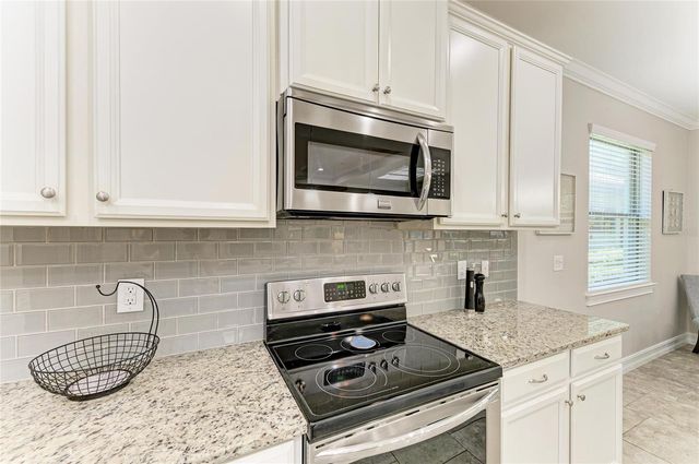 131 MARAVIYA BOULEVARD, Nokomis, FL 34275