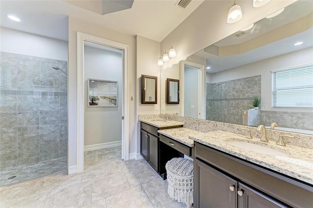 131 MARAVIYA BOULEVARD, Nokomis, FL 34275