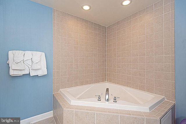 105 63RD ST #402, Ocean City, MD 21842